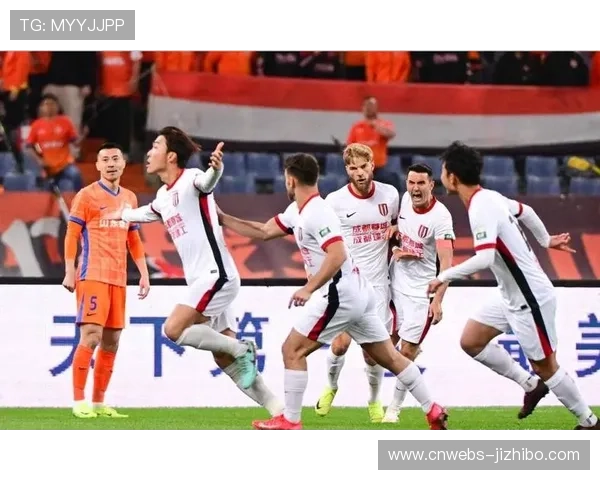 成都蓉城防守反击战术奏效,客场3-0完胜山东泰山 成都蓉城防守反击战术奏效,客场3-0完胜山东泰山